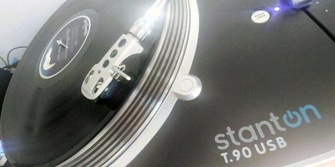 Stanton T90 USB Turntable: Record your vinyl !!! 