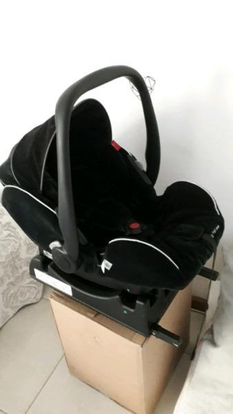 RECARO YOUNG PROFI PLUS SEAT AND BASE  