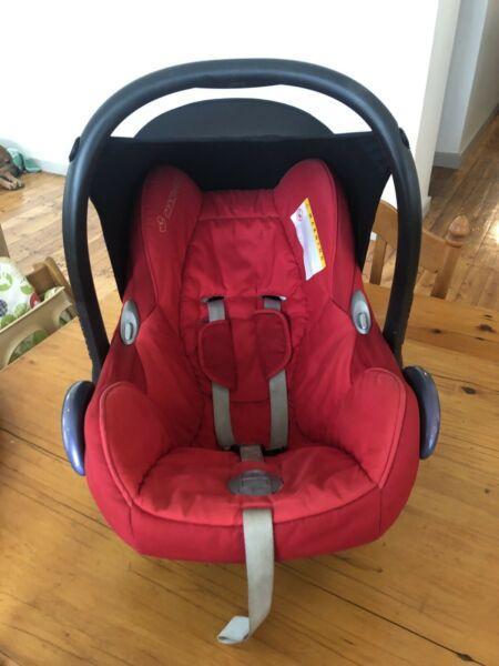 Maxicosi Cabriofix infant car seat 