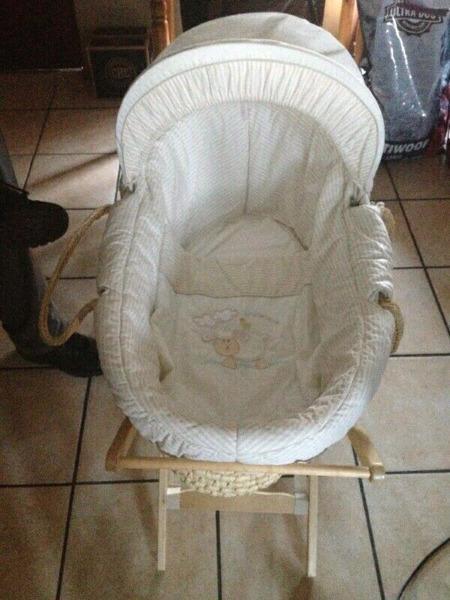 Moses Basket in exquisite condition!!! R600.00 
