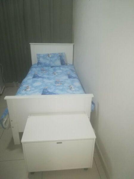 Treehouse single bed with you box 
