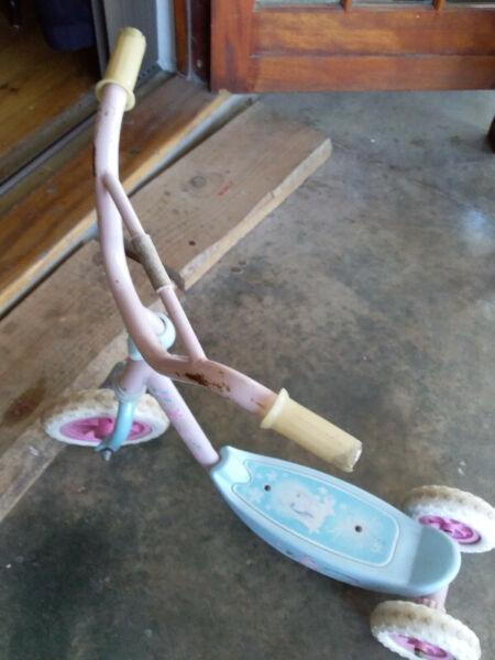 Girls Pink Scooter R50 