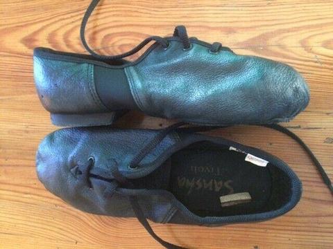 Jazz ballet shoes, lace up, black leather size 3 