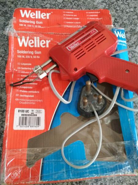 Weller Soldering Gun 100Watts,230v 50HZ still in a good working condition comes with a box  