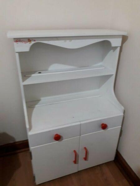 Baby chest of drawers 