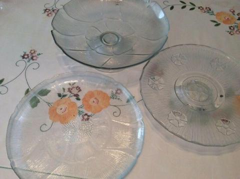 Set of 3 glass decorative serving platters 