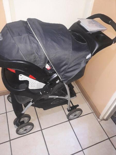 Graco Mirage plus stroller with carry cot 
