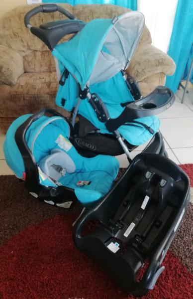 Graco travel system PLUS base 