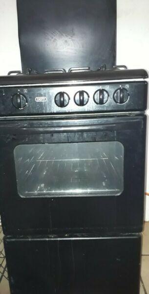 Gas stove and oven for sale R2500 Or Nearest Cash Offer Wapp: 0794857864 