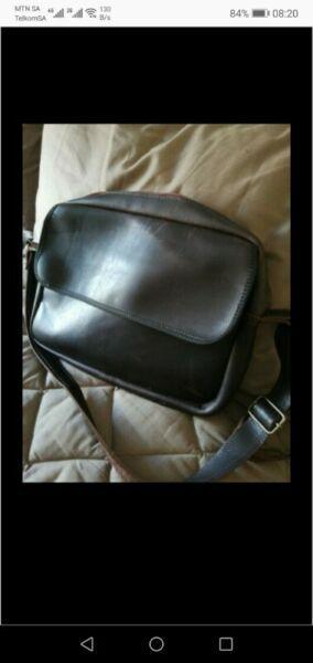 Genuine leather handstitched handbag 