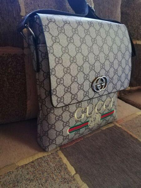 Gucci Messenger Bag @R800 neg 