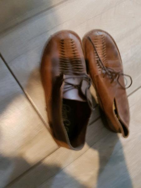 Brown leather shoes size 4 