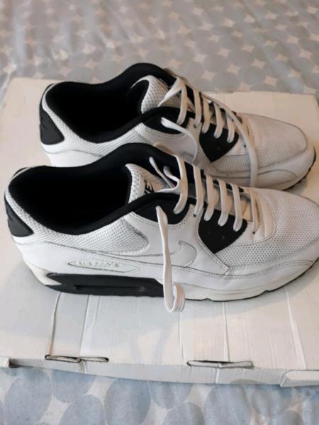 Mens Nike Airmax Size 11 Few Months Old  