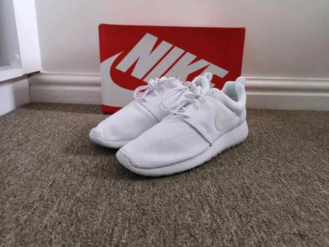 Nike Roshe One UK7 and UK9 DS R450 