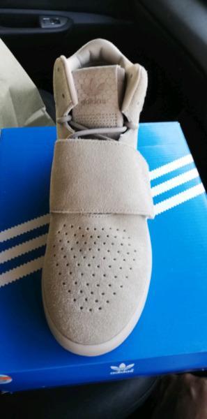 adidas tubular invader 