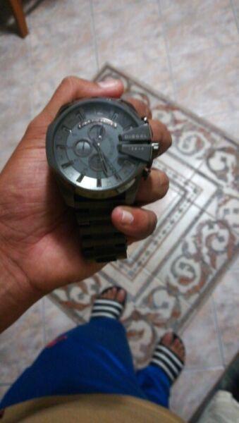 Diesel watch whatsapp me 