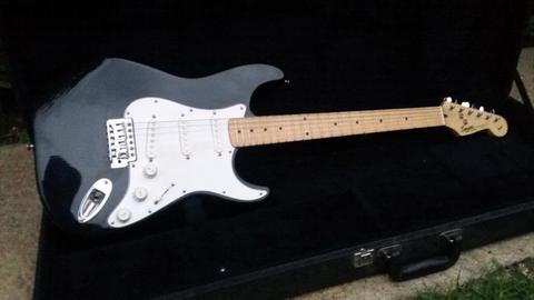 Trades or Sell: 1995 Squier Strat + case - Korean made 