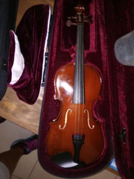 Violin 1/2 size 