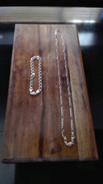 Gold chains and Bracelets wanted , 9ct Gold only. 