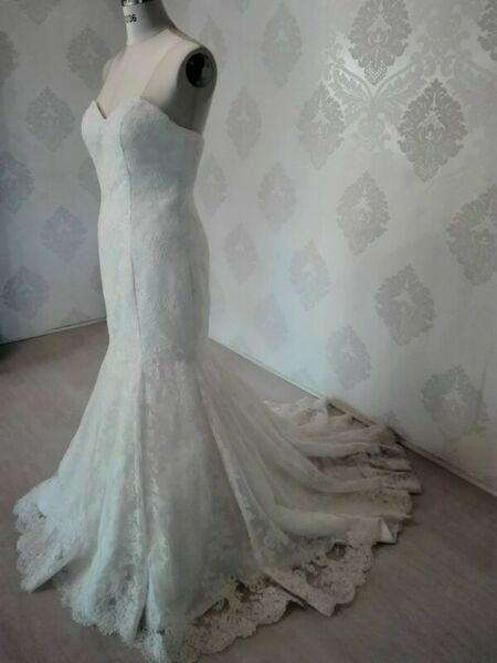 Oh my.... this dress is Lace perfection 