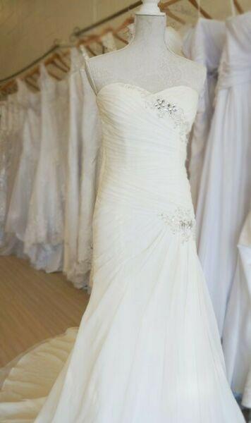 Wedding dress 