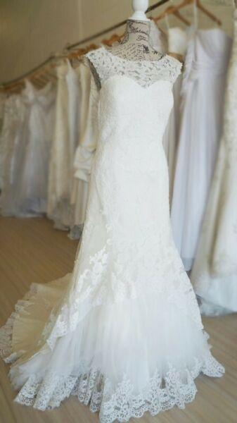 Wedding dress 