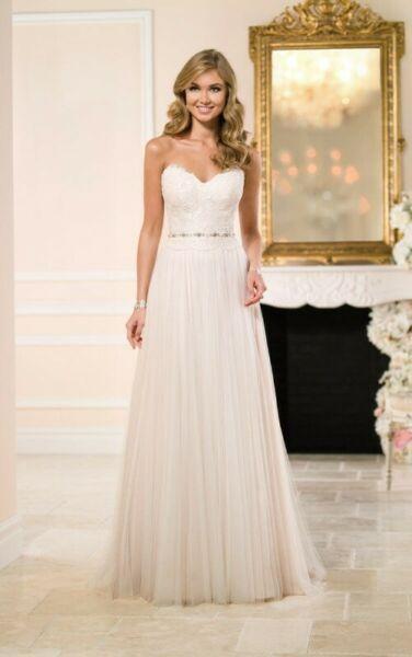 BRAND NEW Sophisticated Column Silhouette wedding dress for sale! (WC007) 