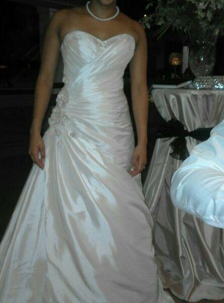 2nd hand wedding dress 