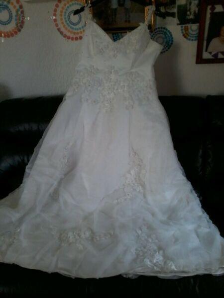 wedding dress 