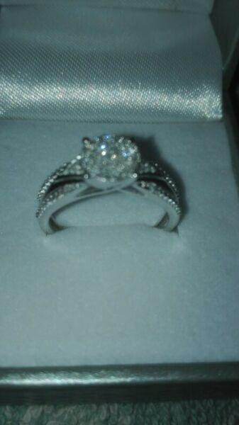 10 carat White Gold diamond ring 