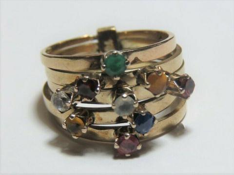 Vintage 14kt five-band ring with 9 coloured stones - Weighs 5.6 grams - Size: L 1/2 