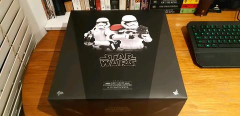 Hot Toyz: First Order Officer and Stormtrooper Set 
