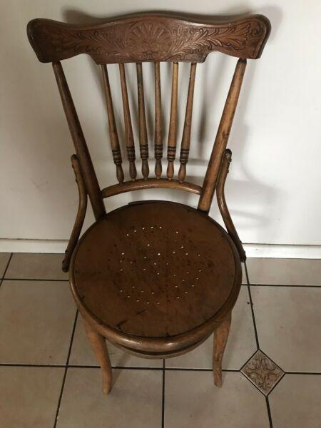 Old Oak Chair 