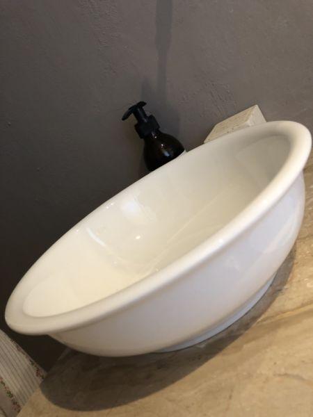 Vintage wash basin 