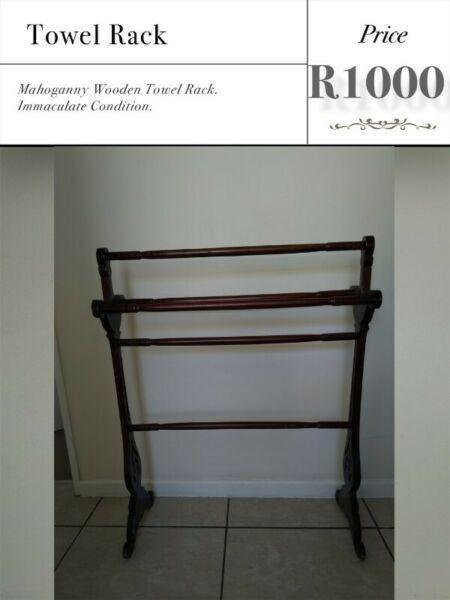 Mahoganny Wooden Towel Rack 