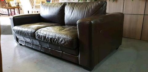 Genuine leather Rochester couch in excellent condition R 7150 