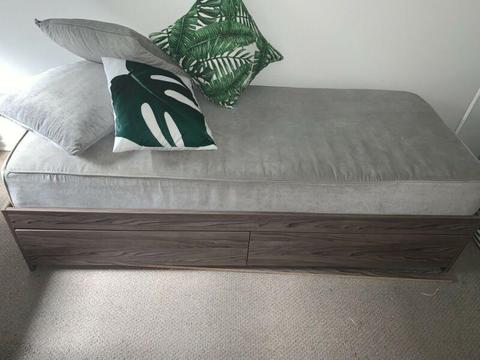 Day bed / small bed /playroom couch  