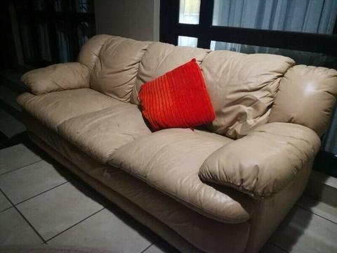 Beautiful 3 seater leather couch 