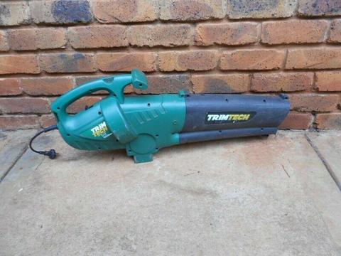TrimTech 2800w garden blower 