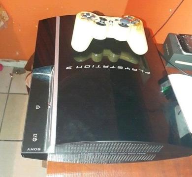 Playstation 3 - 80GB with 1 wireless control and 1 Game FIFA 2015 
