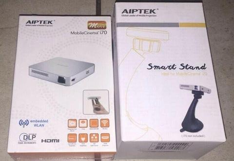 Aiptek Mobile Cinema i70 plus smart stand 