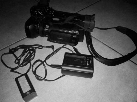 Professional video camera 