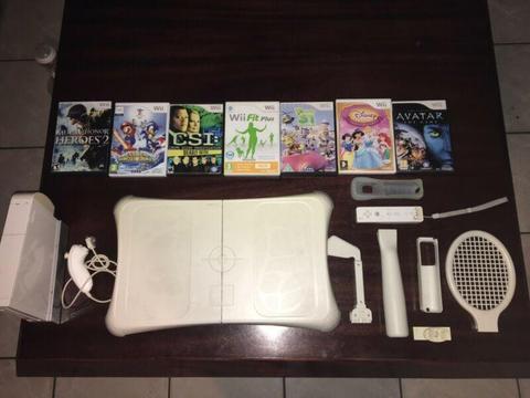 Complete Nintendo Wii Set with balance board and games 