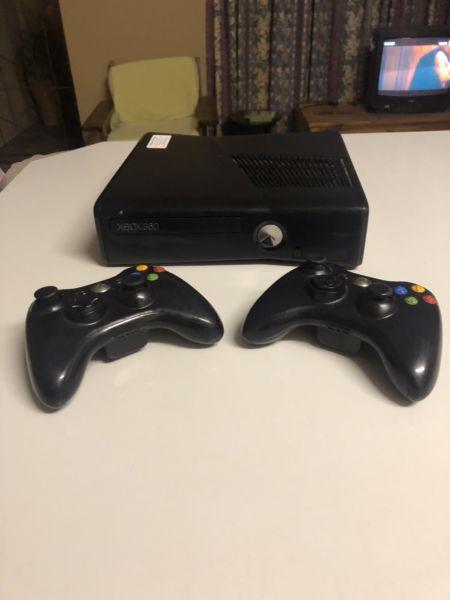 XBOX 360 with 14 Games for Sale!!  
