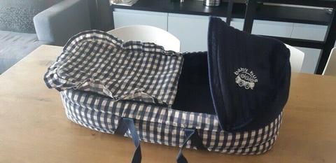 Baby carrycot 