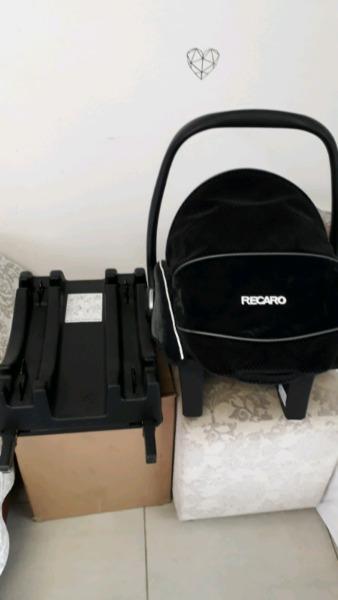 RECARO YOUNG PROFI PLUS SEAT AND BASE  