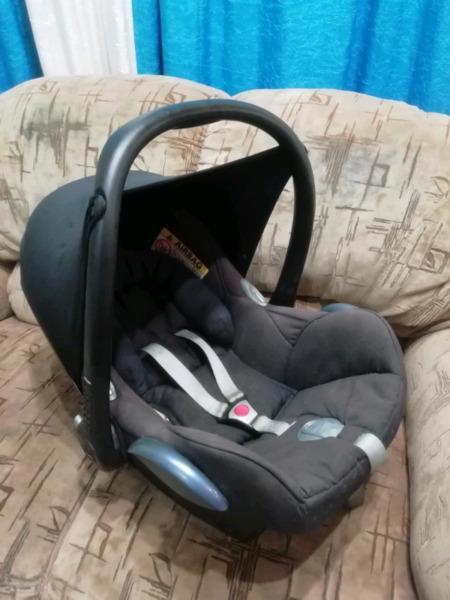 Maxi Cozi Cabriofix carseat  