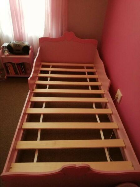 Pink princess single bed 