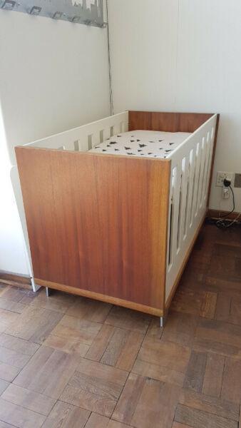 Baby Cot and Toddler Bed 