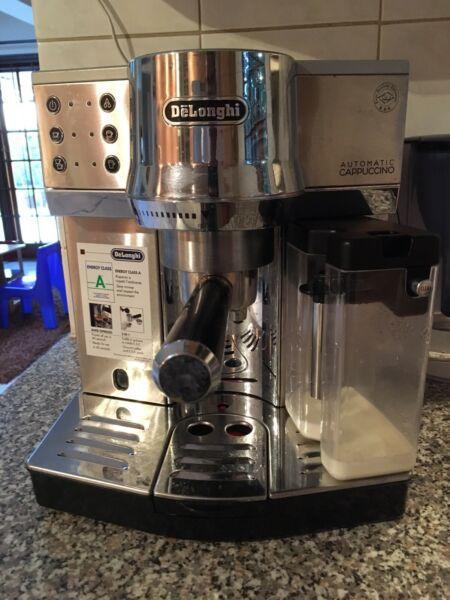 Delonghi Ground Coffee Cappuccino Machine 